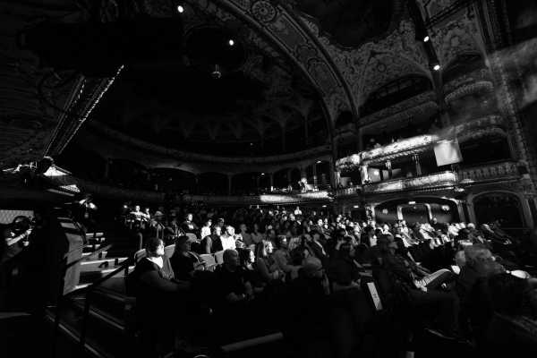 Bild von Crowd
Volkstheater
Alexander Galler | www.isorauschen.at
Wednesday