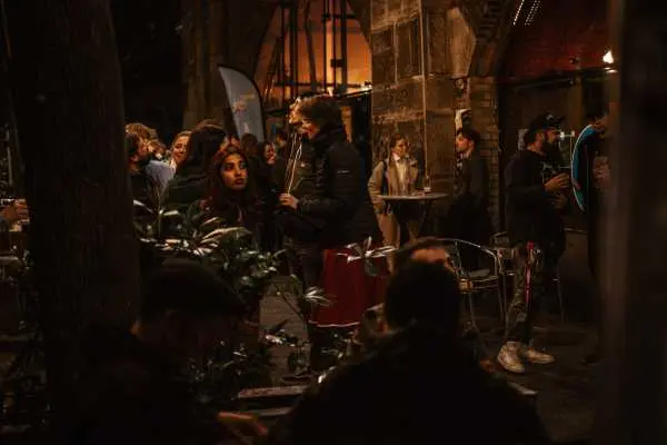 Bild von Crowd
Crowd
Hannah Tögel | www.isorauschen.at
Saturday