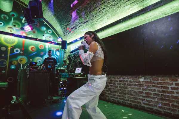 Bild von Admire (ES)
coco
Klaus Zwinger
Saturday