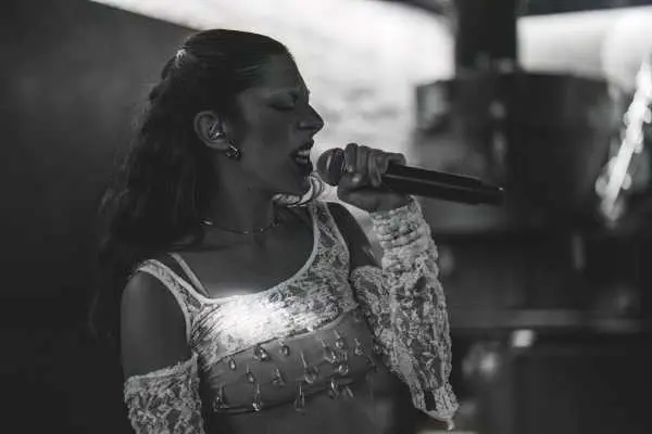 Bild von Admire (ES)
coco
Klaus Zwinger
Saturday