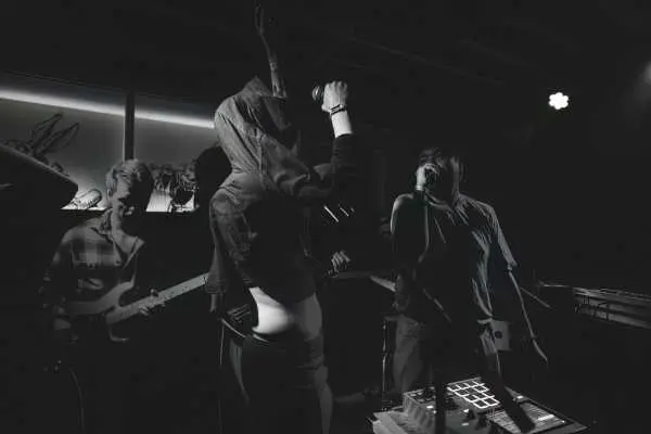 Bild von Aggrasoppar (FO)
Loft Main Floor
Klaus Zwinger
Saturday