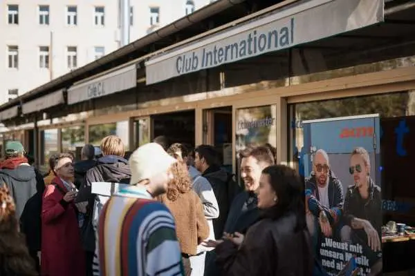 Bild von Akm Come Together
Delegates Lounge
Alexander Galler | www.isorauschen.at
Friday