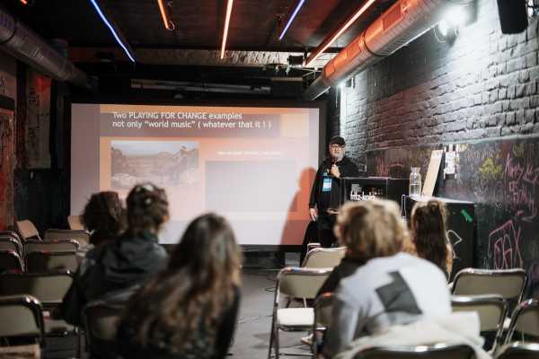 Bild von Collaborating over distance
Tagada
Alexander Galler | www.isorauschen.at
Friday