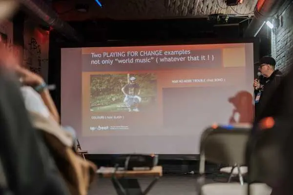 Bild von Collaborating over distance
Tagada
Alexander Galler | www.isorauschen.at
Friday