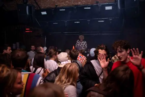 Bild von Afterparty
Lucia
Alexander Galler | www.isorauschen.at
Saturday