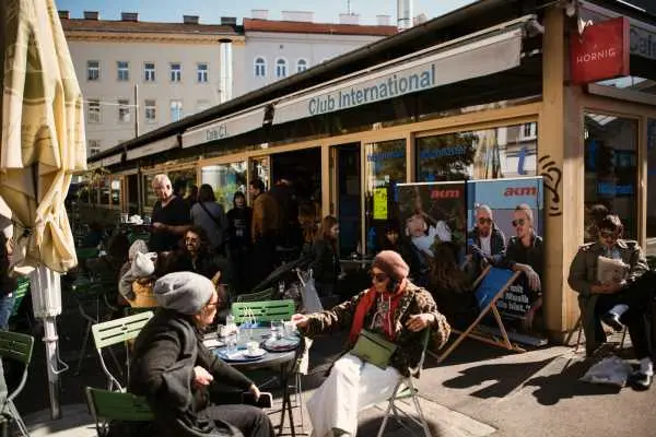 Bild von Crowd
Crowd
Alexander Galler | www.isorauschen.at
Saturday