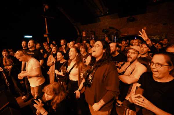 Bild von Crowd
Crowd
Hannah Tögel | www.isorauschen.at
Friday