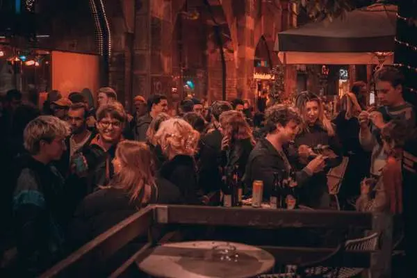 Bild von Crowd
Crowd
Hannah Tögel | www.isorauschen.at
Saturday