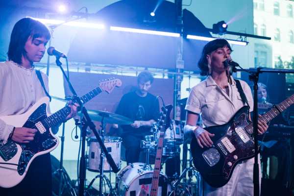 Bild von Frachild (AT)
Loop
Schwarzer Juice
Saturday