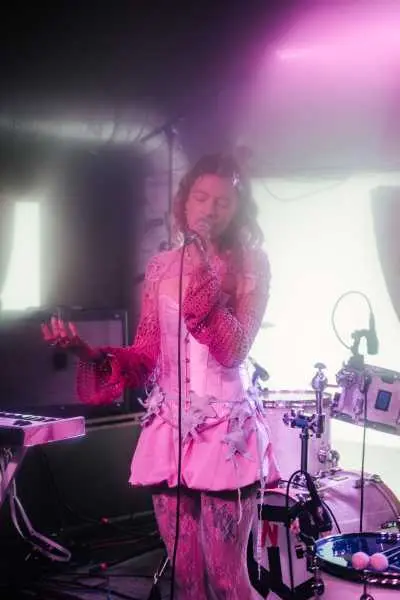 Bild von Fraeulein Astrid (AT)
Loop
Schwarzer Juice
Friday