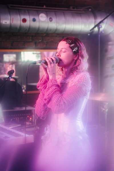 Bild von Fraeulein Astrid (AT)
Loop
Schwarzer Juice
Friday