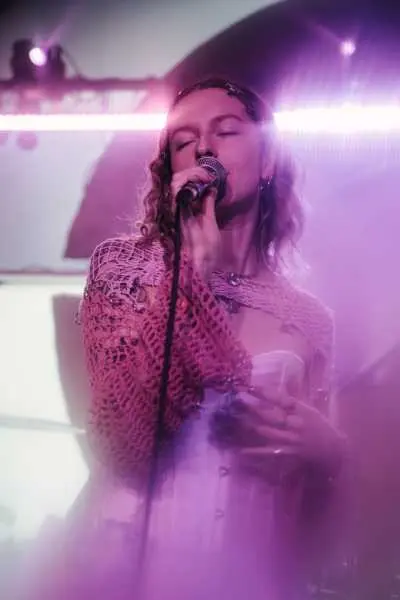 Bild von Fraeulein Astrid (AT)
Loop
Schwarzer Juice
Friday