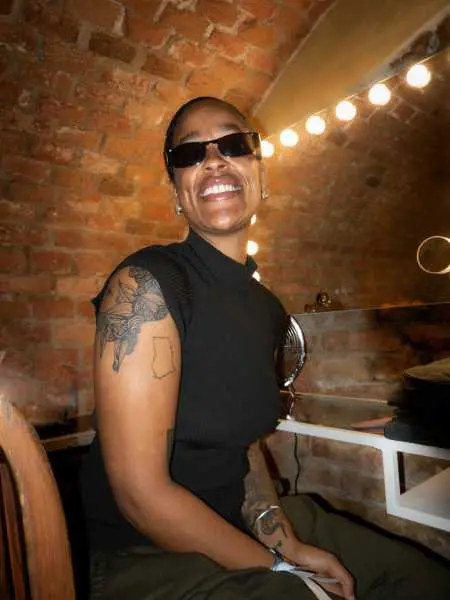 Bild von Adjua (UK)
Lucia
Theresa Galavics
Saturday