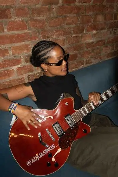 Bild von Adjua (UK)
Lucia
Theresa Galavics
Saturday