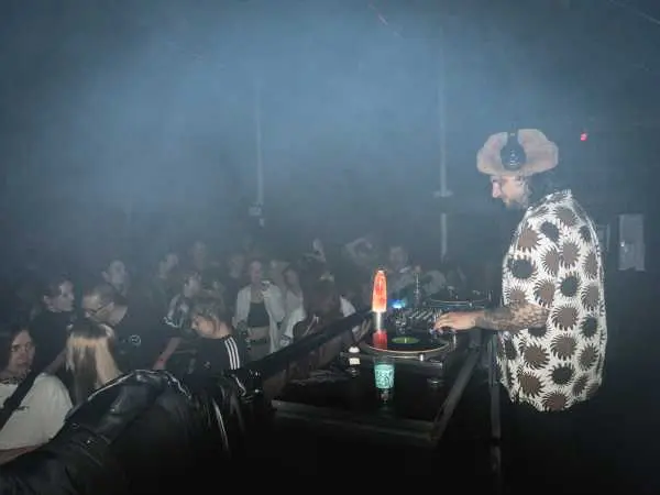 Bild von Afterparty
Lucia
Theresa Galavics
Saturday