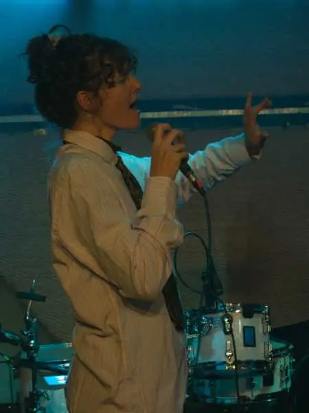 Bild von Bro
Loop
Theresa Galavics
Saturday