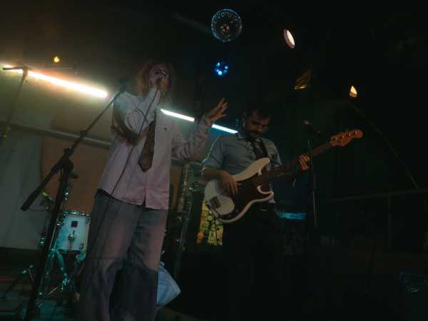 Bild von Bro
Loop
Theresa Galavics
Saturday