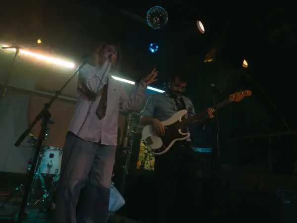 Bild von Bro
Loop
Theresa Galavics
Saturday