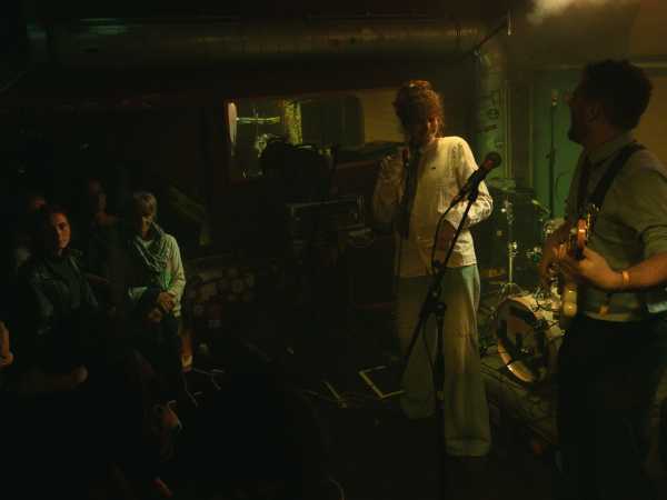 Bild von Bro
Loop
Theresa Galavics
Saturday