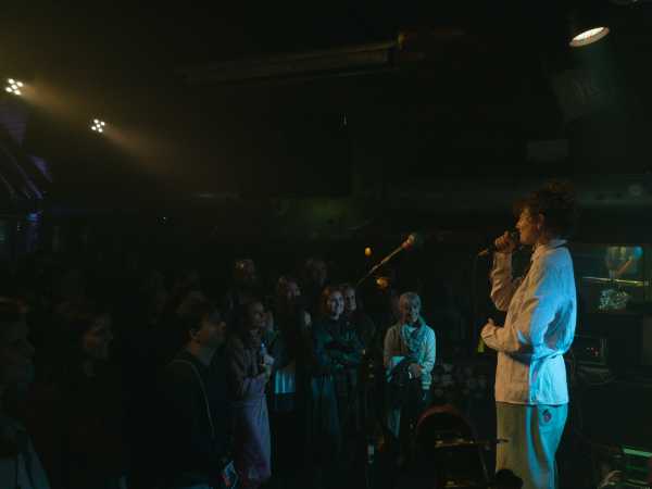 Bild von Bro
Loop
Theresa Galavics
Saturday