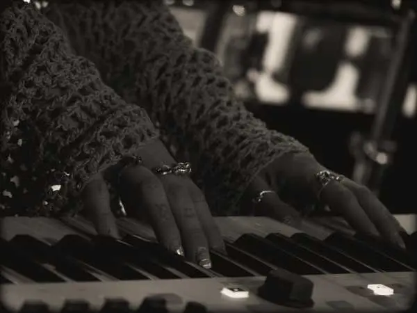 Bild von Fraeulein Astrid (AT)
Loop
Theresa Galavics
Saturday