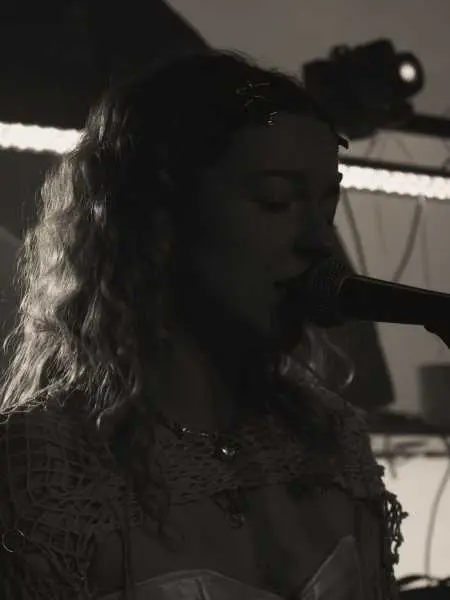 Bild von Fraeulein Astrid (AT)
Loop
Theresa Galavics
Saturday