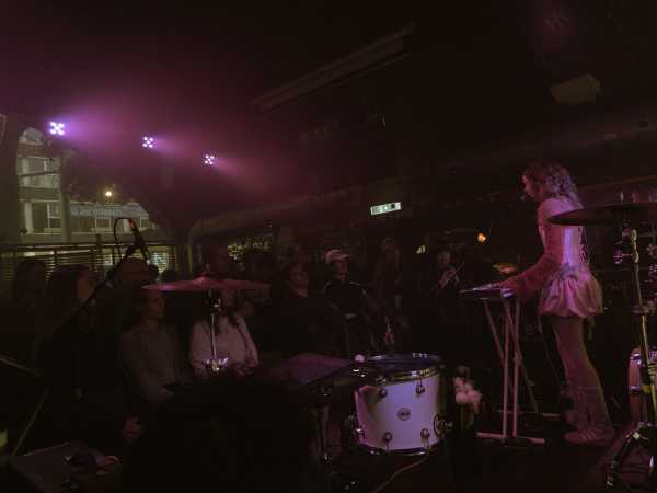 Bild von Fraeulein Astrid (AT)
Loop
Theresa Galavics
Saturday