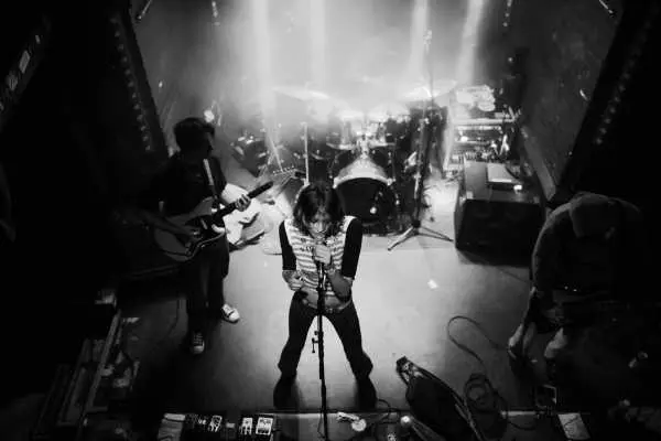 Bild von Beaks (XA) (AT)
B72
Alexander Galler | www.isorauschen.at
Thursday