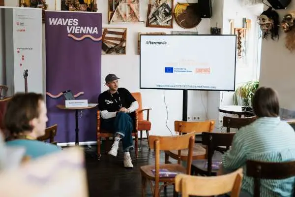 Bild von Columbia Workexchange
Fania Bar
Alexander Galler | www.isorauschen.at
Thursday