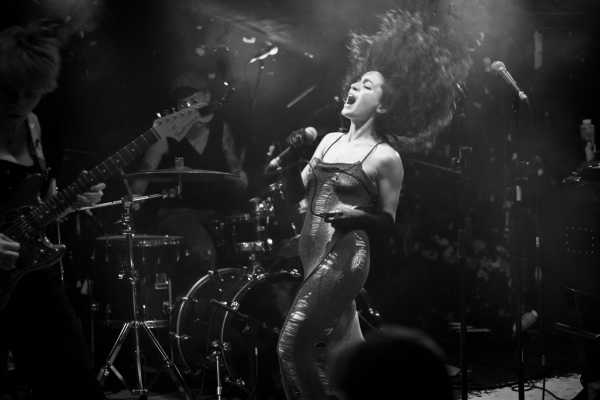 Bild von Genn (UK)
Chelsea
Hannah Tögel | www.isorauschen.at
Thursday