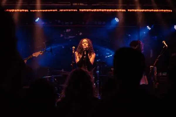 Bild von Genn (UK)
Chelsea
Hannah Tögel | www.isorauschen.at
Thursday