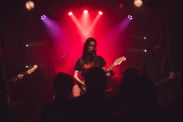 Bild von Indoor Foxes (UK)
B72
Hannah Tögel | www.isorauschen.at
Thursday