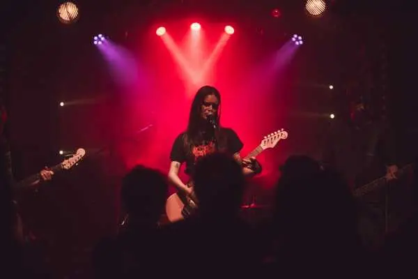 Bild von Indoor Foxes (UK)
B72
Hannah Tögel | www.isorauschen.at
Thursday