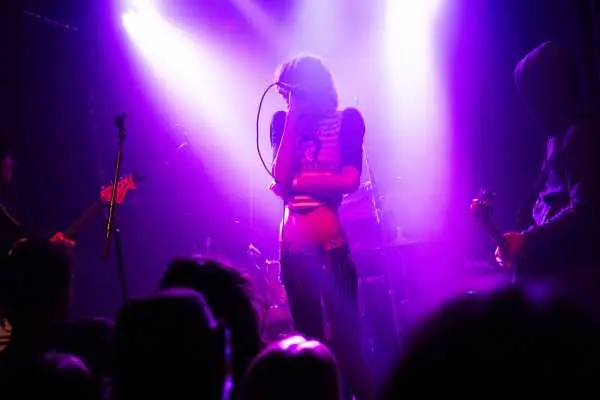 Bild von Beaks (XA) (AT)
B72
Emanuel Ullmann | www.emifoto.com
Thursday