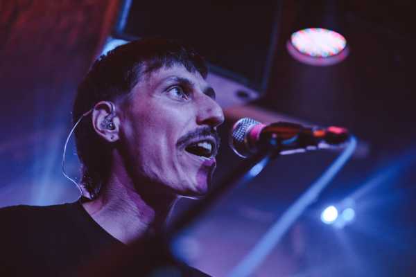 Bild von Ende (AT)
Loop
Klaus Zwinger
Friday