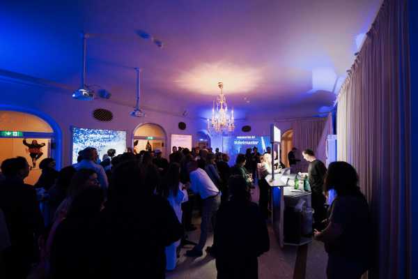 Bild von Crowd
Volkstheater
Alexander Galler | www.isorauschen.at
Wednesday