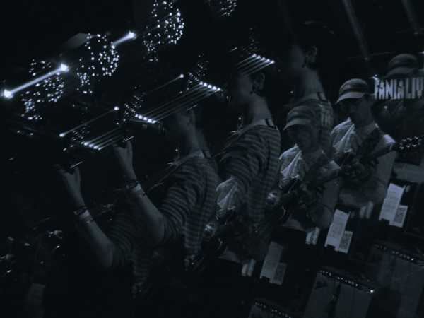 Bild von Flora Hibberd (FR)
Fanialive
Theresa Galavics
Friday