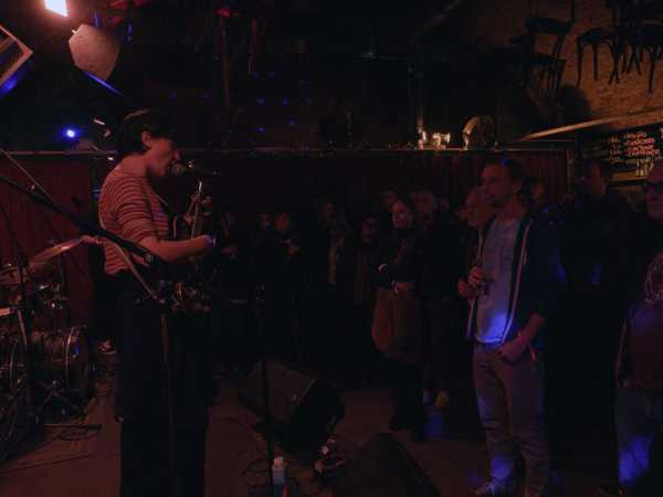 Bild von Flora Hibberd (FR)
Fanialive
Theresa Galavics
Friday