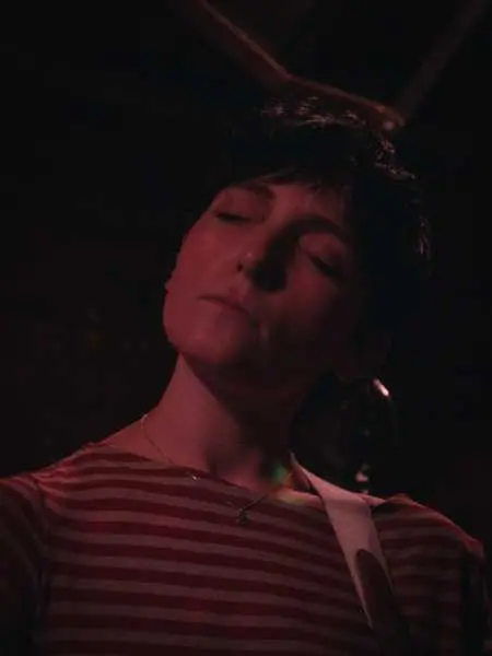 Bild von Flora Hibberd (FR)
Fanialive
Theresa Galavics
Friday