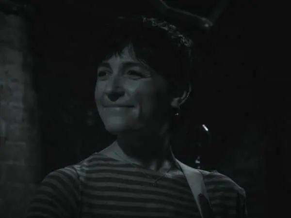 Bild von Flora Hibberd (FR)
Fanialive
Theresa Galavics
Friday