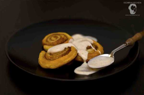 Bild von Zimtschnecken mit Vanille-Joghurt