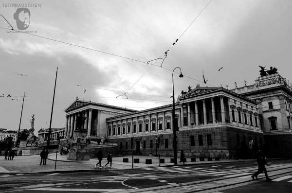 Bild von Zwischen Farbe und Schwarzweiß